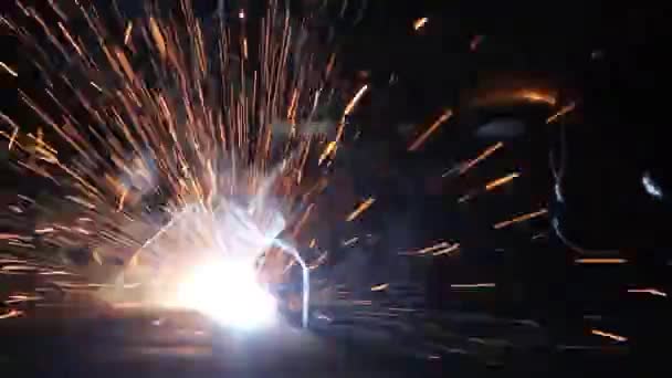 车间的手工焊工 — 图库视频影像