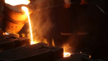 Metal endüstrisi, erimiş çelik. Metalürji.  