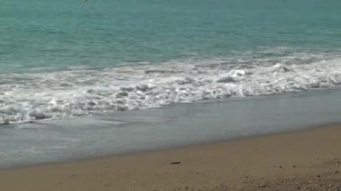 Köpüklü deniz dalgaları. Tatil Arkaplanı.