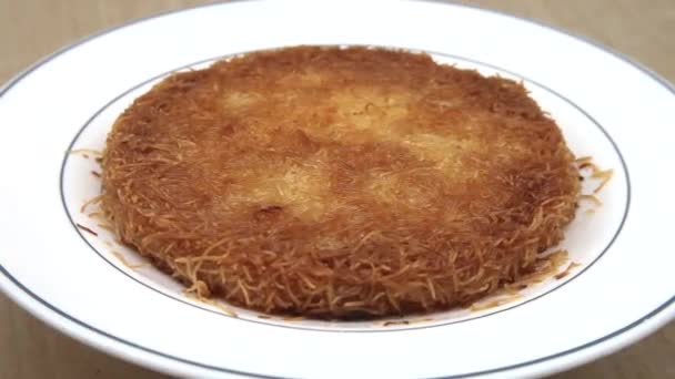 Dessert Kunefe Servi Dans Une Assiette Originale Turkish Knefe — Video