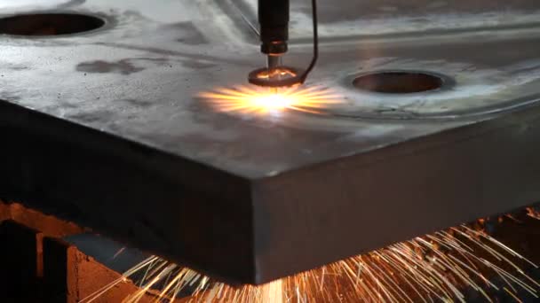 Folha Metal Corte Laser Com Faíscas — Vídeo de Stock