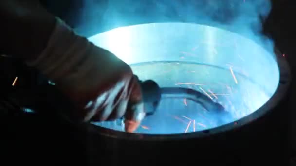 Factory Welder Welding Sparks — Stock Video