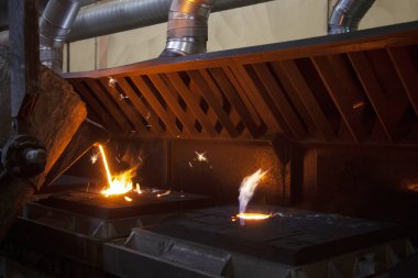 Sıvı erimiş çelik endüstrisi. Sıcak metal döküm.