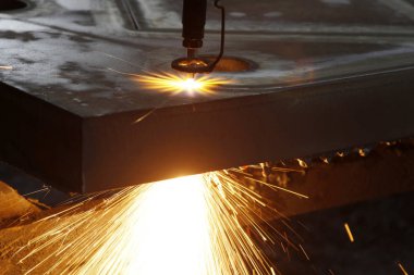 CNC lazer kesimi metal, modern endüstriyel teknoloji. 