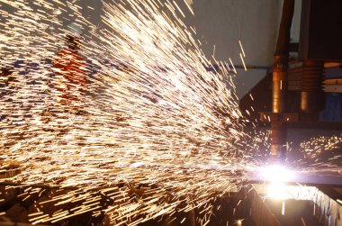 CNC lazer kesimi metal, modern endüstriyel teknoloji.