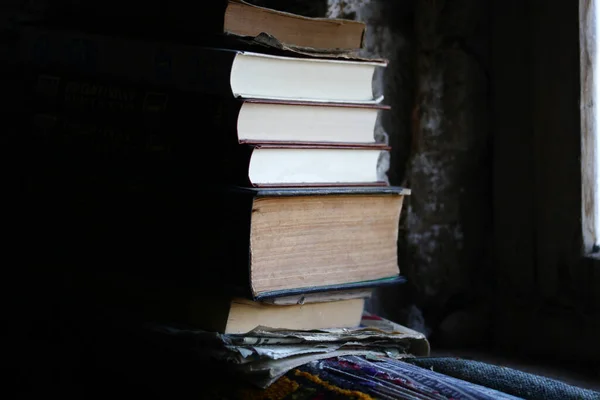 Livres Anciens Nouveaux Dans Chambre — Photo