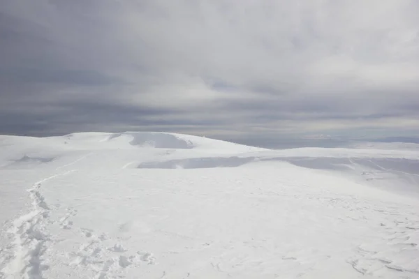 Montañas Cubiertas Nieve Hermoso Paisaje Invierno — Foto de Stock