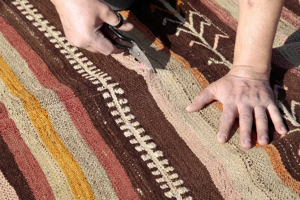 Reparatur Von Teppichen Antike Dekorative Teppiche — Stockfoto