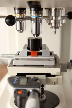Modern Cnc makinesinin yakın çekimi. Ölçüm makinesi.