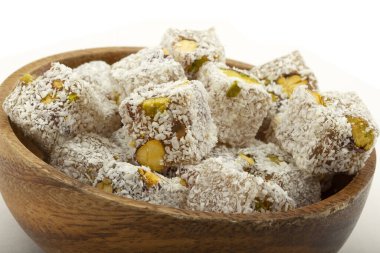 Antep fıstıklı geleneksel Türk lokumu