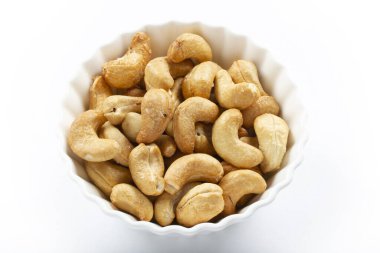 Kızarmış ve tuzlu kaju fıstığı.