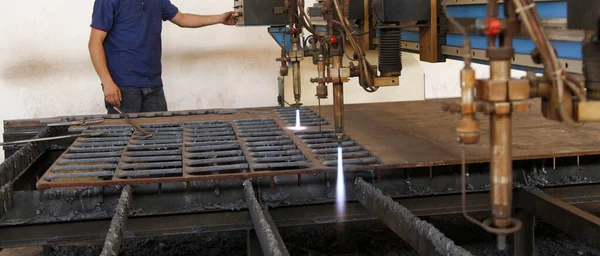 Cnc Laser Snijdende Metalen Plaat — Stockfoto