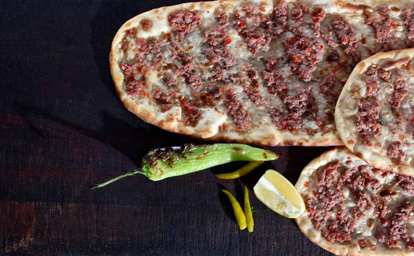 Türk Yemeği Konya Etli Ekmek Kebabı Etli Ekmek Türk Pizzası — Stok fotoğraf