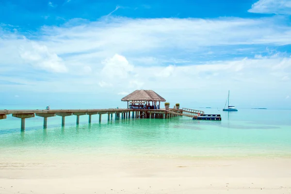 South Ari Atoll Dhidhoofinolhu Maldiverna Juli 2017 Overwater Träpiren För — Stockfoto