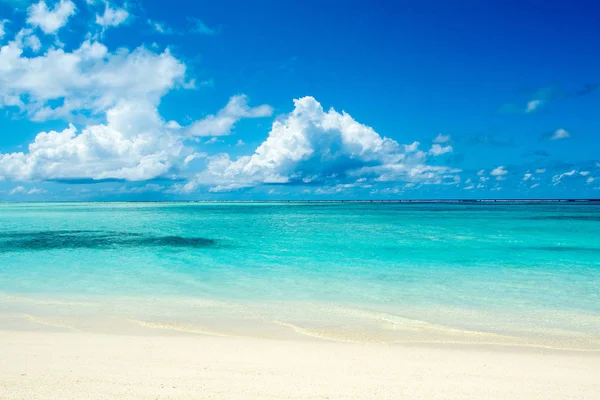 Bela Paisagem Azul Turquesa Claro Oceano Índico Ilhas Maldivas — Fotografia de Stock