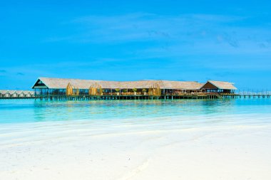 Güney Ari Atoll, Dhidhoofinolhu, Maldivler - 4 Temmuz 2017: su Restoran Hint Okyanusu üzerinde