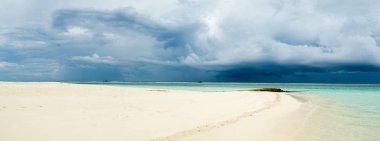 Güzel bulutlu fırtınalı manzara 