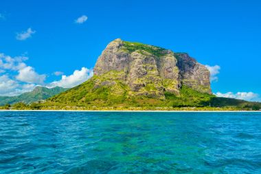 Ünlü dağ Le Morne Brabant manzara