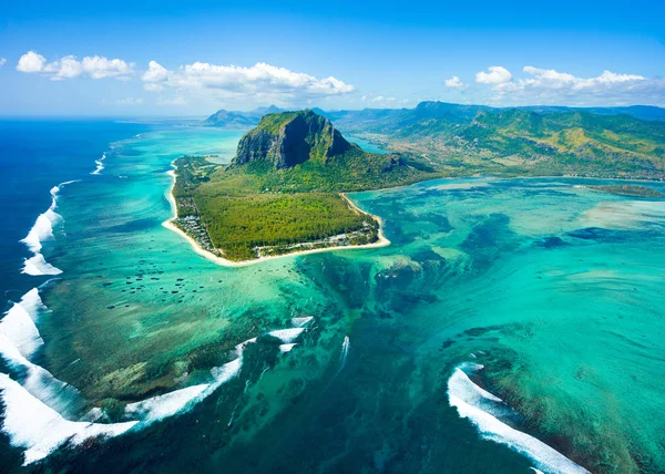 Mauritius Adası 'nın havadan görünüşü