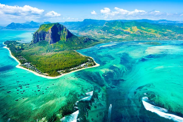 Mauritius Adası reef ve havadan görünümü