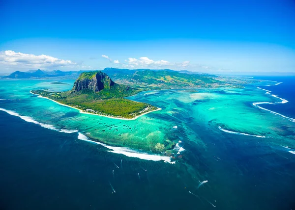 Mauritius Adası 'nın havadan görünüşü