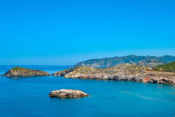 Hermoso paisaje de verano del mar Mediterráneo —  Fotos de Stock