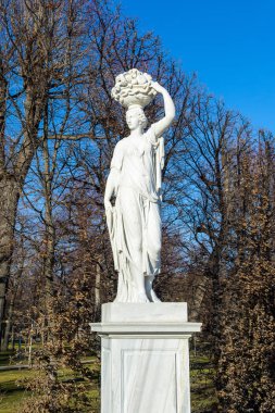 Mitolojik iki rahibeler Ceres heykeli