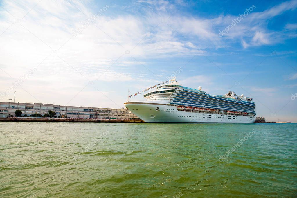 Cruise ship Ruby Princess moving through San Marco canal