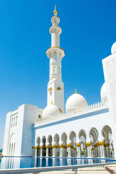 Blick auf die Scheich-Zayed-Moschee — Stockfoto