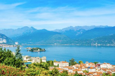 İtalya 'nın Stresa şehrinin güzel sonbahar manzarası