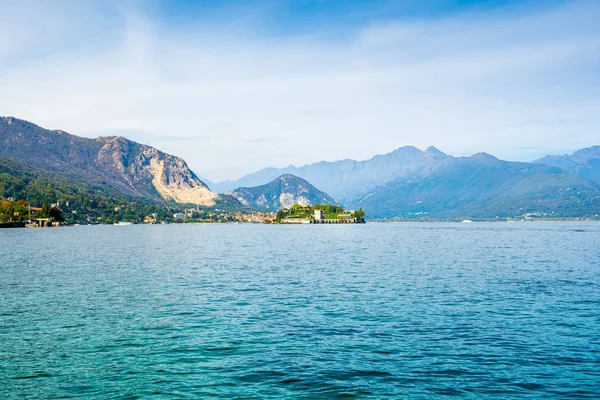 Hermoso paisaje otoñal de la Isola Bella, Italia — Foto de Stock
