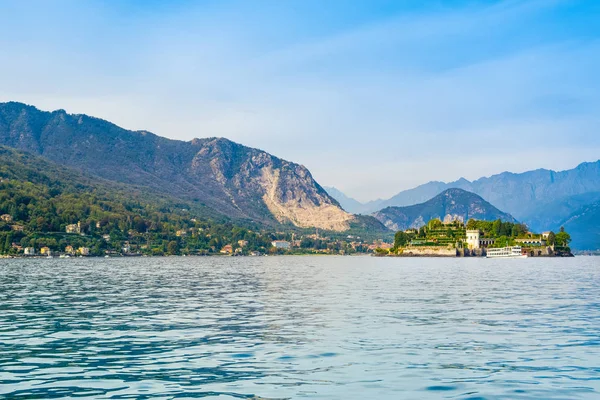 Paisaje al atardecer del Lago Mayor, Italia — Foto de Stock