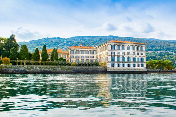 Isola Bella, İtalya 'nın güzel sonbahar manzarası