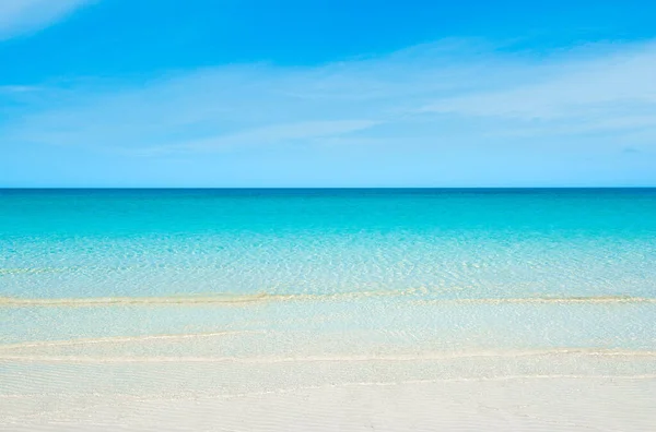 Beautiful Landscape Clear Turquoise Ocean Sandy Beach Saadiyat Island United — Stock Photo, Image
