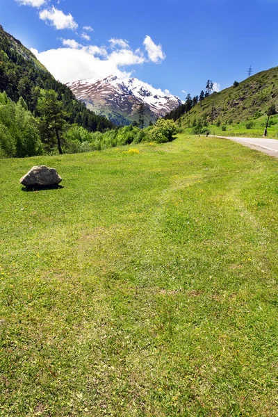 Kaukasus bergen under snö — Stockfoto