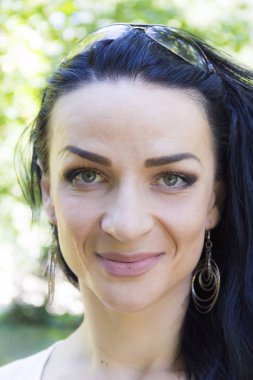 Avrupa kadın siyah saçlı