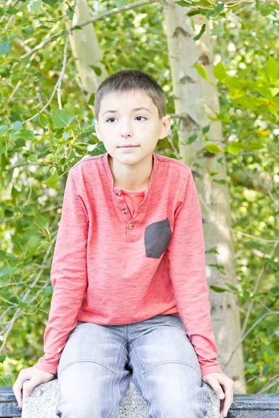 Şirin çilli çocuk portresi — Stok fotoğraf