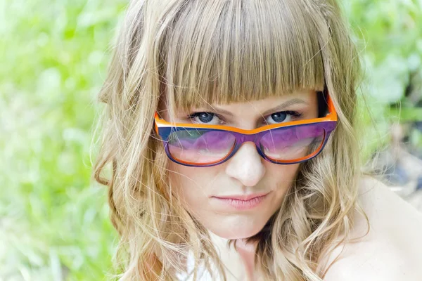 Retrato de menina bonita com olhos azuis — Fotografia de Stock