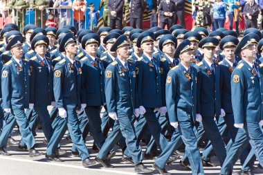 Rus askerleri geçit töreninde yıllık zafer gününde, Mayıs Mart,