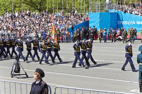 5 月年間の戦勝記念日のパレードで 3 月ロシアの兵士, — ストック写真