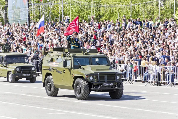 Российский военный транспорт на параде в День Победы , — стоковое фото