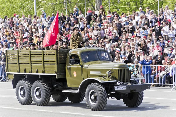 Russian old military transport at the parade on annual Victory D — Stock Photo, Image