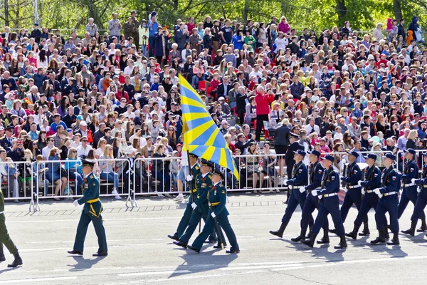 Rus askerleri geçit töreninde yıllık zafer gününde, Mayıs Mart,