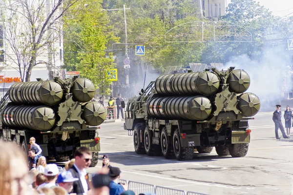 Russian military transport at the parade on annual Victory Day, — Stock Photo, Image