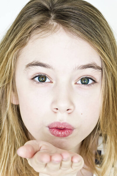 Girl are sending air kiss