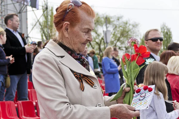 Samara Rússia Maio 2017 Mulher Veterana Russa Celebração Desfile Anual — Fotografia de Stock