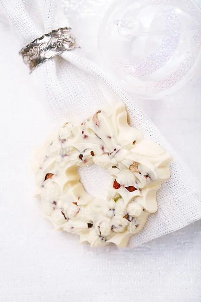 ホワイト チョコレートのクリスマス リース — ストック写真
