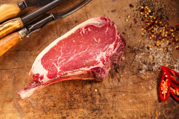 Carne di manzo cruda bistecca — Foto Stock