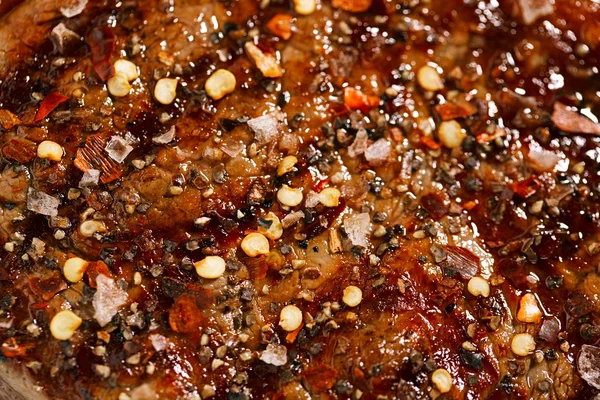 음식 고기-쇠고기 스테이크와 향료 — 스톡 사진