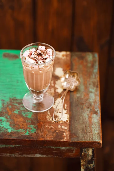 Heiße Schokolade mit Marshmallows — Stockfoto